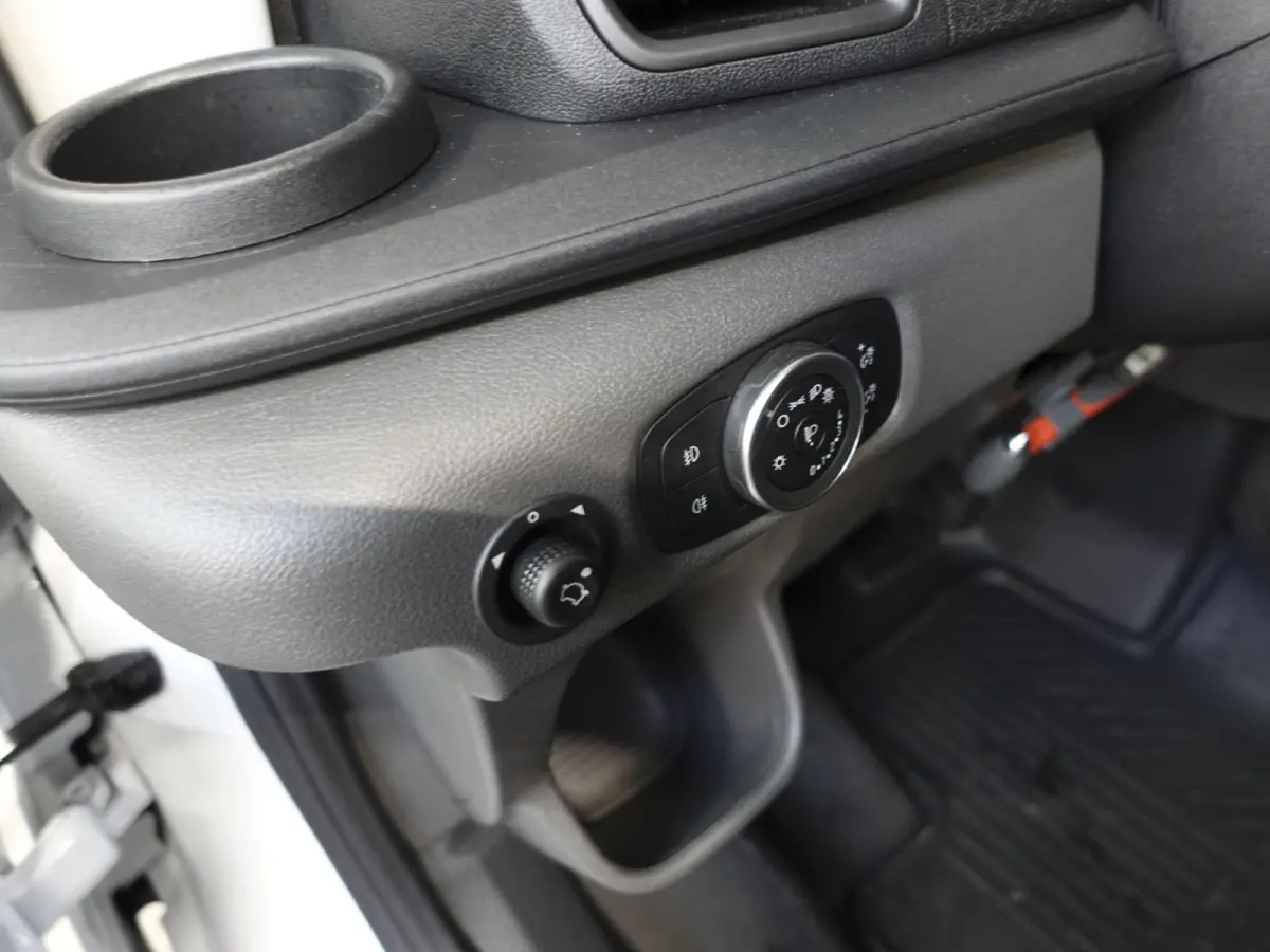 330 2.0 TDCI L3H2 Trend Automaat Airco Trekhaak Cruise Control