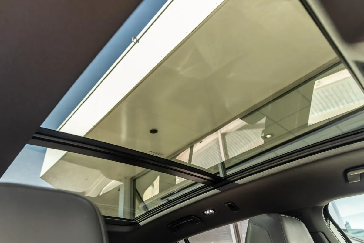 1.5 eHybrid 204pk R-Line Edition | SoH 96% | Panoramadak | Trekhaak Wegklapbaar | 360 Camera | Ergostoelen