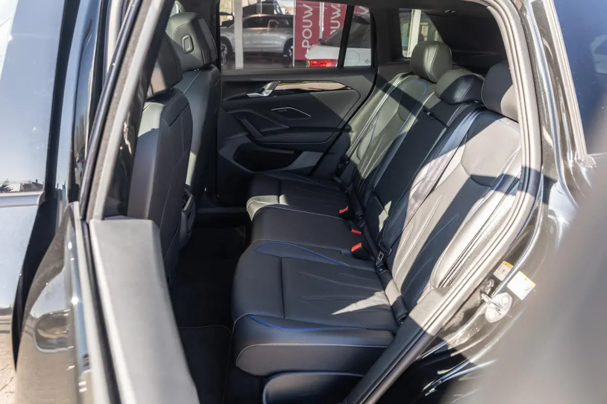 1.5 eHybrid 204pk R-Line Edition | SoH 96% | Panoramadak | Trekhaak Wegklapbaar | 360 Camera | Ergostoelen