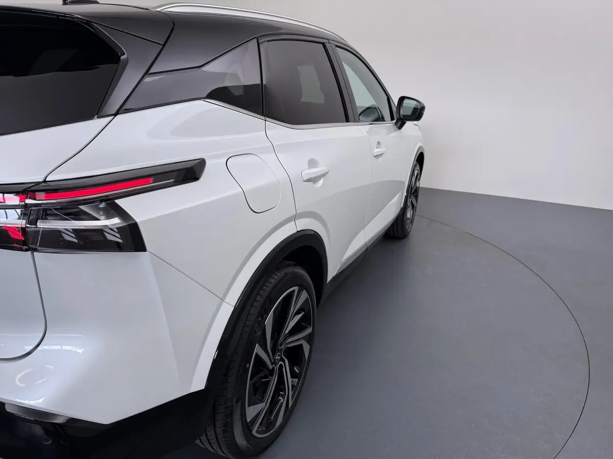 1.3 MHEV Xtronic Tekna Plus Pro-Pilot | Google | 1800kg Geremd