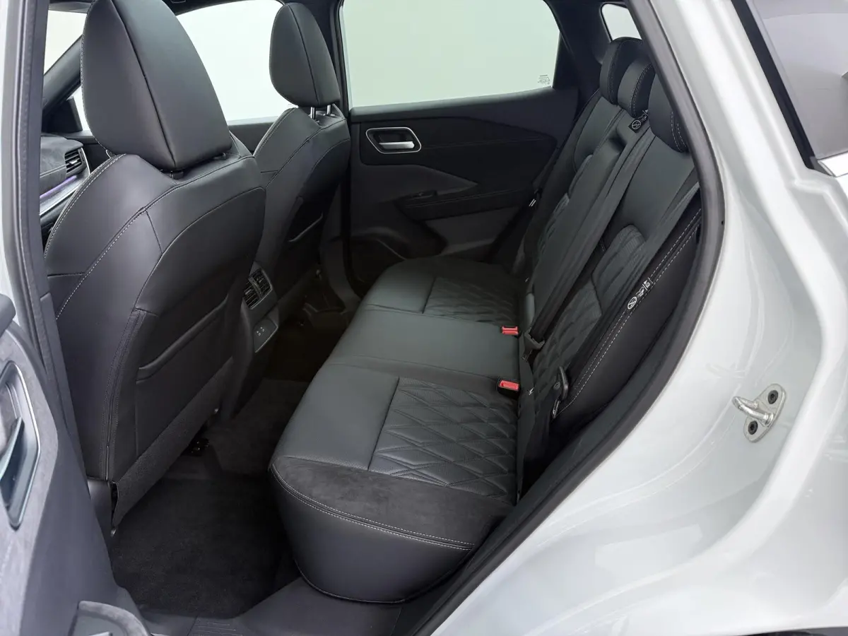 1.3 MHEV Xtronic Tekna Plus Pro-Pilot | Google | 1800kg Geremd