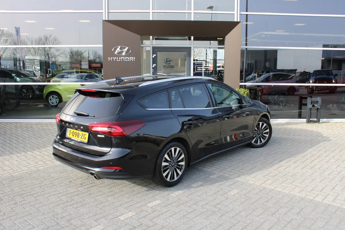 1.0 EcoBoost Hybrid Titanium X | Achteruitrijcamera | Cruise Control | Voorstoelen Verwarmd | Verwarmde voorruit | Achteruitrijcamera | Airco (automatisch) | Alarm klasse 1(startblokkering)