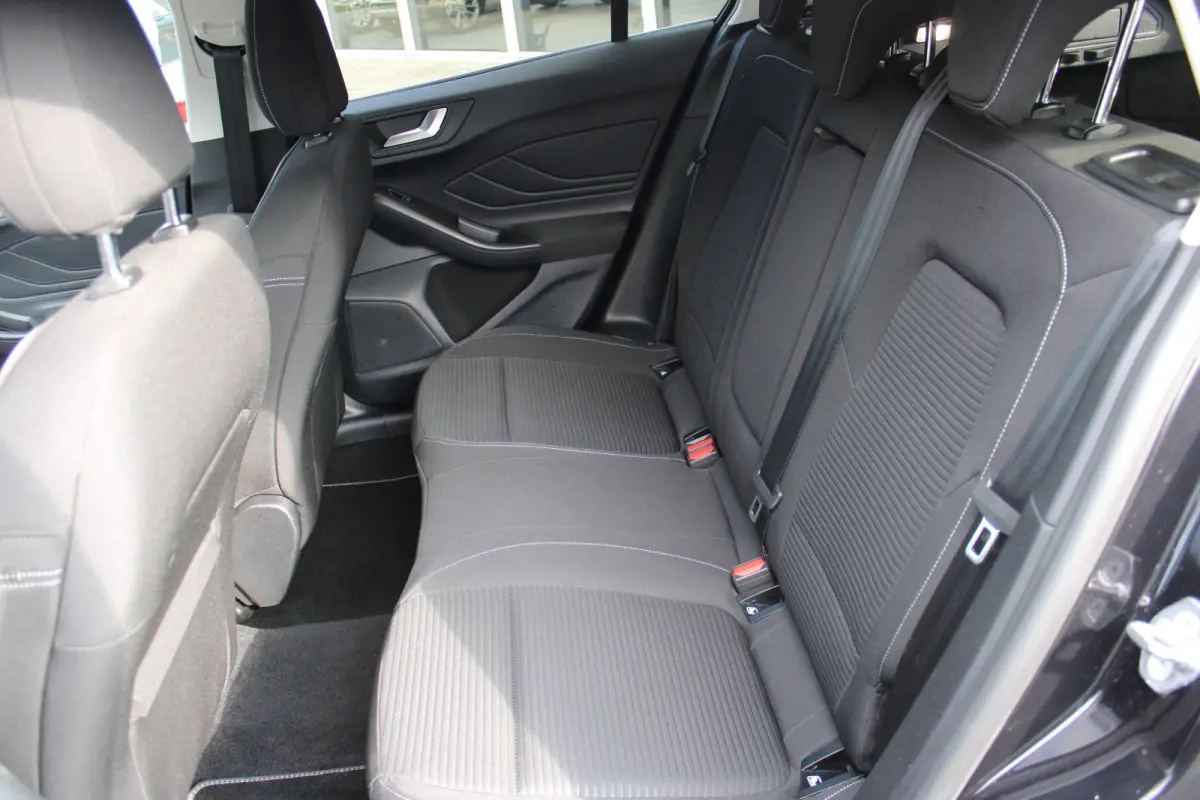 1.0 EcoBoost Hybrid Titanium X | Achteruitrijcamera | Cruise Control | Voorstoelen Verwarmd | Verwarmde voorruit | Achteruitrijcamera | Airco (automatisch) | Alarm klasse 1(startblokkering)