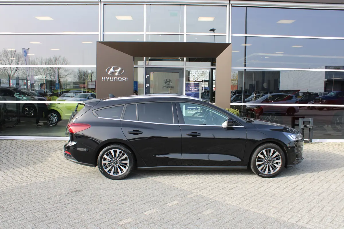 1.0 EcoBoost Hybrid Titanium X | Achteruitrijcamera | Cruise Control | Voorstoelen Verwarmd | Verwarmde voorruit | Achteruitrijcamera | Airco (automatisch) | Alarm klasse 1(startblokkering)