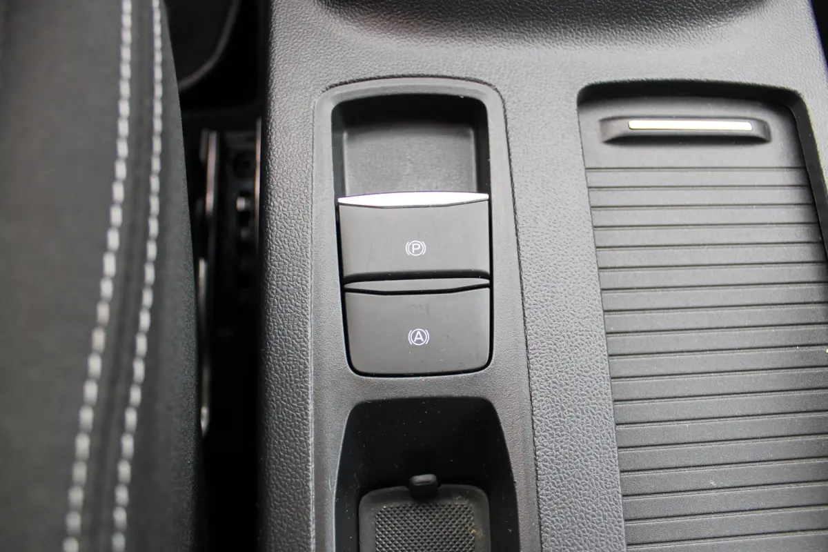 1.0 EcoBoost Hybrid Titanium X | Achteruitrijcamera | Cruise Control | Voorstoelen Verwarmd | Verwarmde voorruit | Achteruitrijcamera | Airco (automatisch) | Alarm klasse 1(startblokkering)