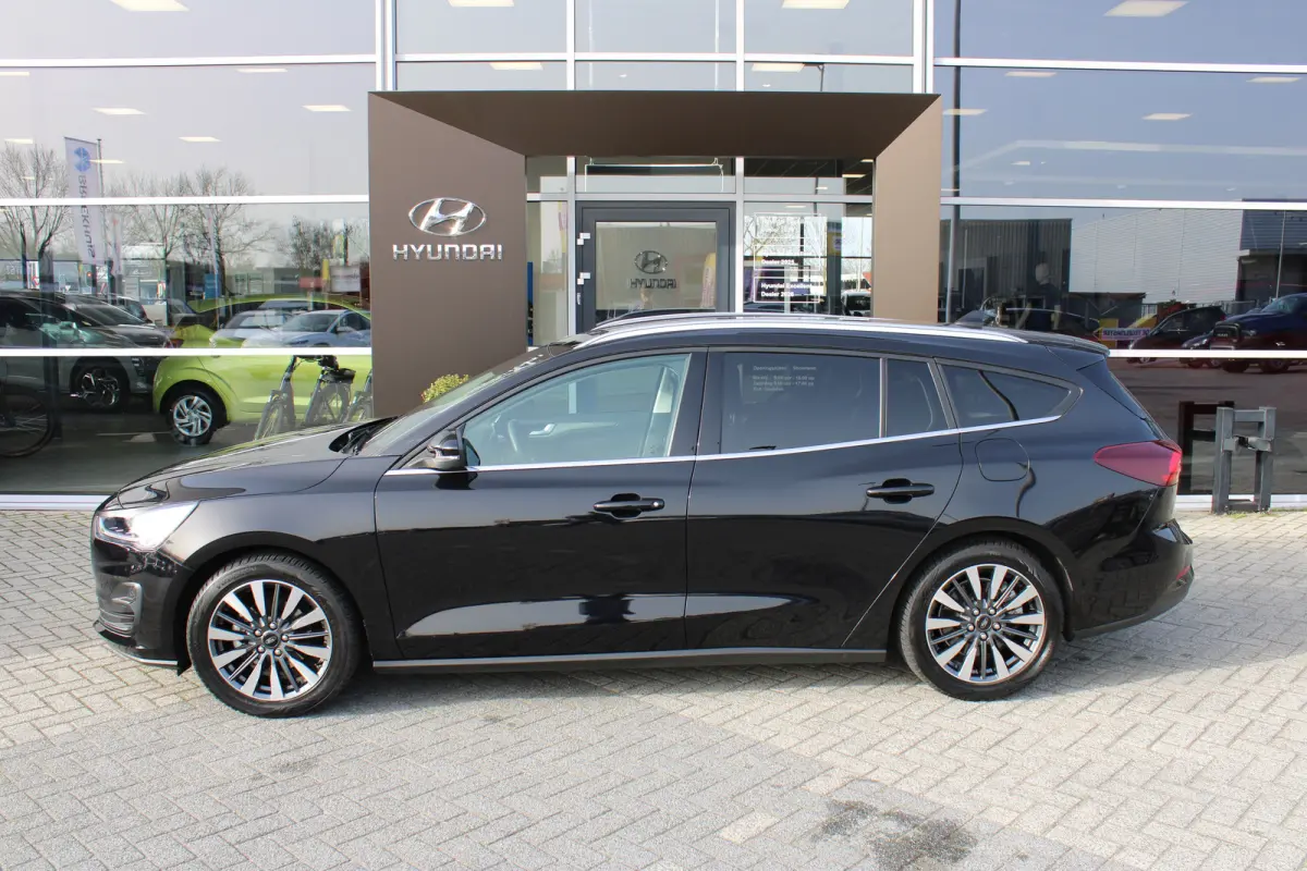 1.0 EcoBoost Hybrid Titanium X | Achteruitrijcamera | Cruise Control | Voorstoelen Verwarmd | Verwarmde voorruit | Achteruitrijcamera | Airco (automatisch) | Alarm klasse 1(startblokkering)