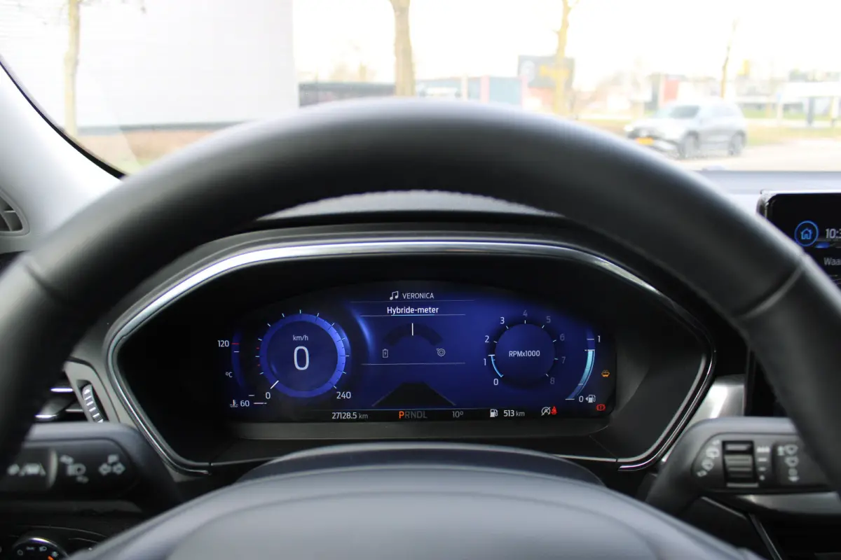 1.0 EcoBoost Hybrid Titanium X | Achteruitrijcamera | Cruise Control | Voorstoelen Verwarmd | Verwarmde voorruit | Achteruitrijcamera | Airco (automatisch) | Alarm klasse 1(startblokkering)