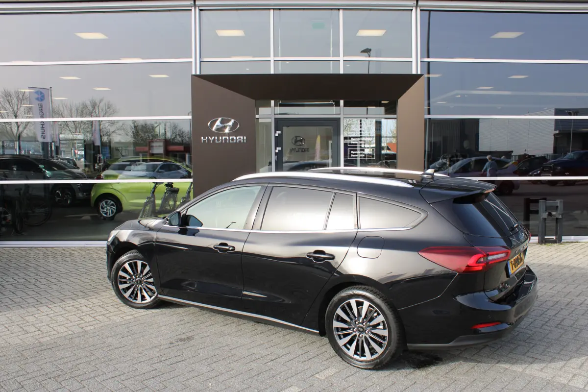 1.0 EcoBoost Hybrid Titanium X | Achteruitrijcamera | Cruise Control | Voorstoelen Verwarmd | Verwarmde voorruit | Achteruitrijcamera | Airco (automatisch) | Alarm klasse 1(startblokkering)