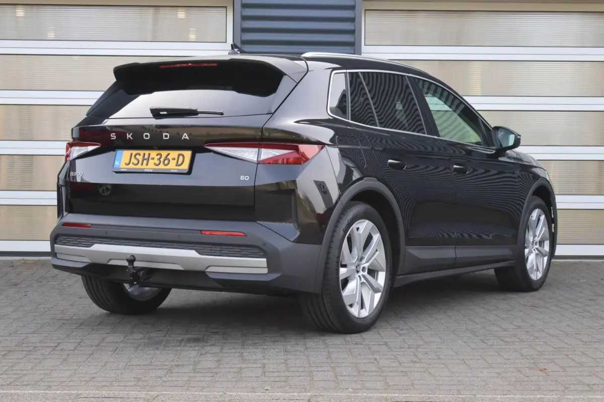 60 204pk Business Edition Tour | 20" Velgen | Trekhaak Wegklapbaar