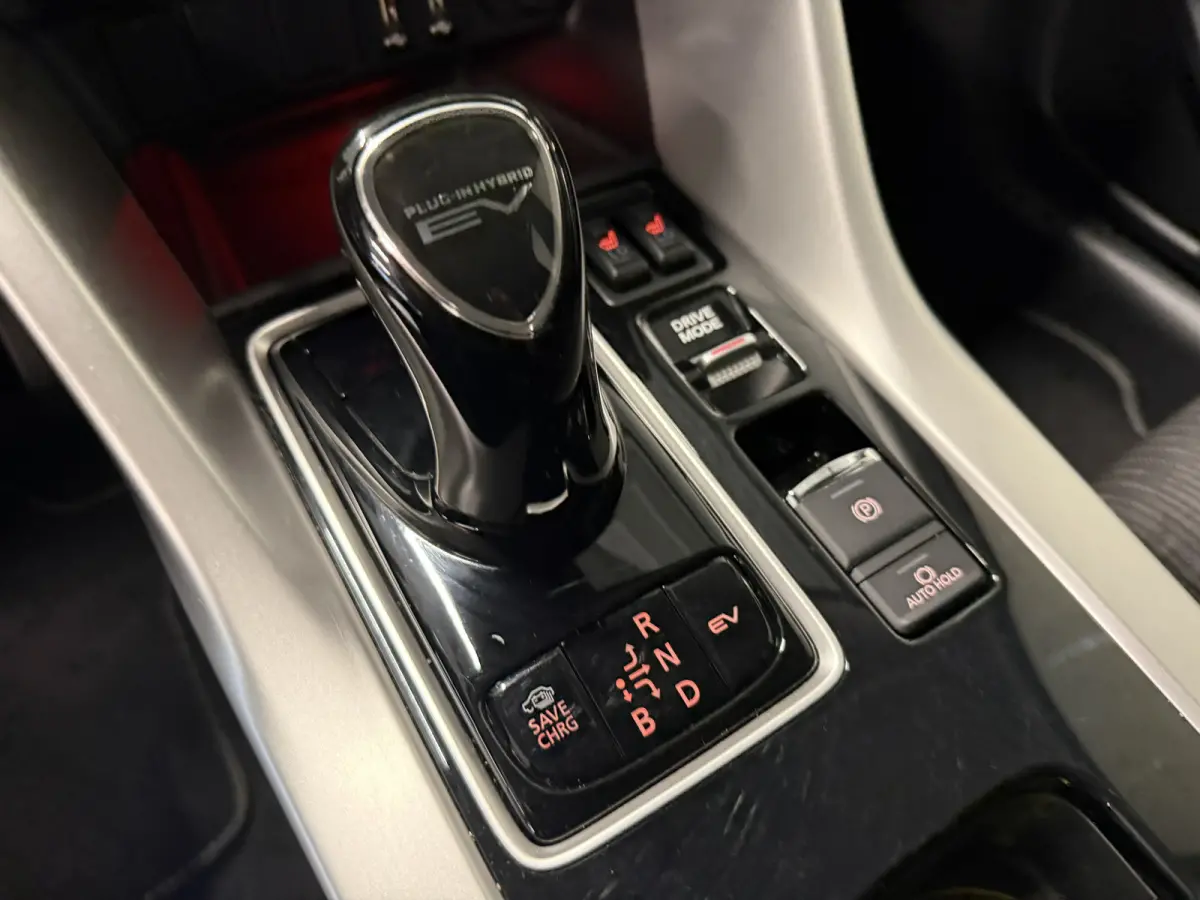 2.4 PHEV Camera/Apple/Android