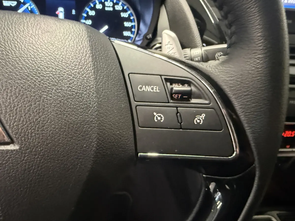 2.4 PHEV Camera/Apple/Android