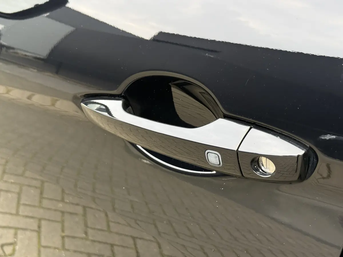 2.4 PHEV Camera/Apple/Android