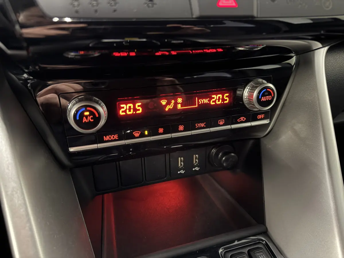 2.4 PHEV Camera/Apple/Android