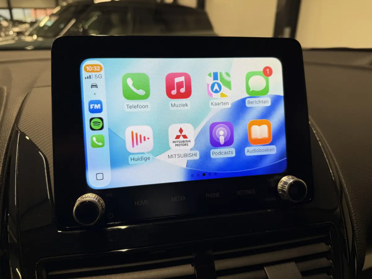 2.4 PHEV Camera/Apple/Android