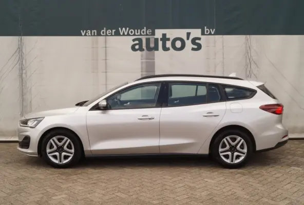 1.0 EcoBoost 124pk Hybrid Connected -NAVI-AIRCO-PDC-