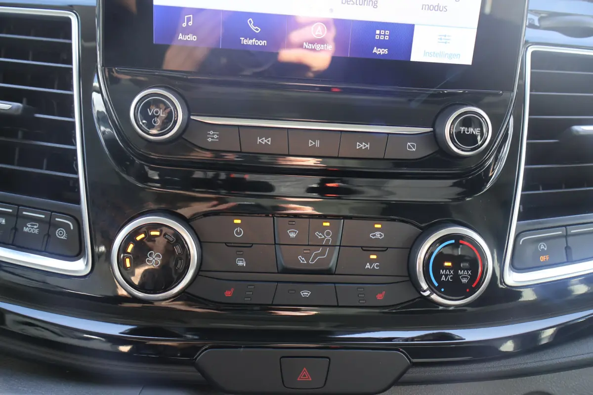 2.0 TDCI 130pk L1 H1 Limited Automaat
