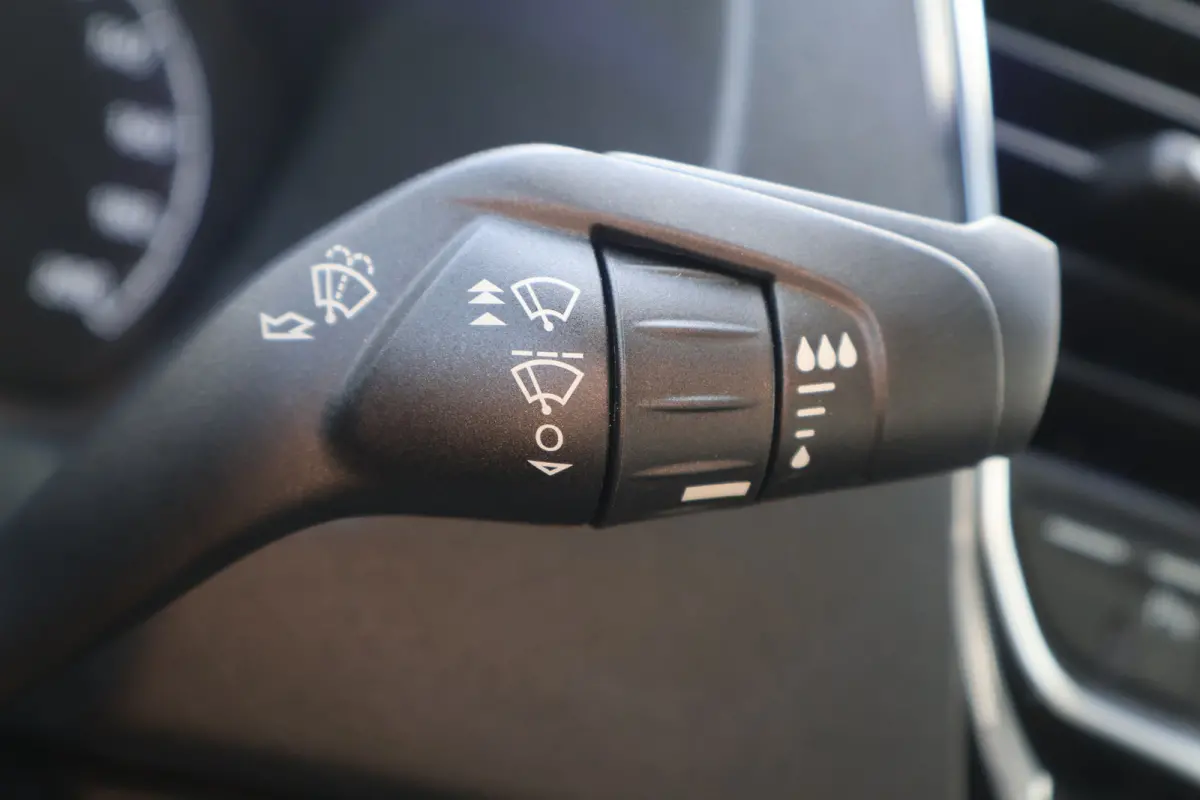 2.0 TDCI 130pk L1 H1 Limited Automaat