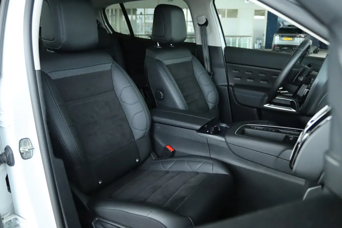 1.6 Plug-in Hybrid Shine | Adapt. Cruise | Stoelverwarming | Elektr. klep | Keyless | Navi | Camera | Carplay | Elekt. stoel |