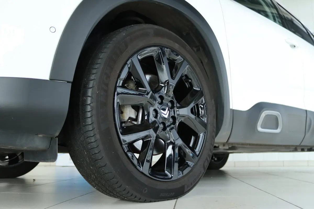 1.6 Plug-in Hybrid Shine | Adapt. Cruise | Stoelverwarming | Elektr. klep | Keyless | Navi | Camera | Carplay | Elekt. stoel |