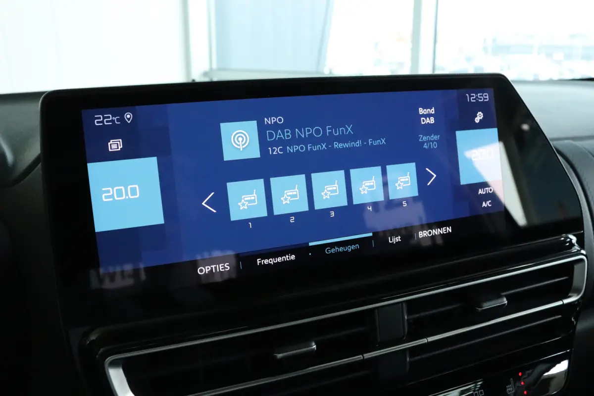 1.6 Plug-in Hybrid Shine | Adapt. Cruise | Stoelverwarming | Elektr. klep | Keyless | Navi | Camera | Carplay | Elekt. stoel |