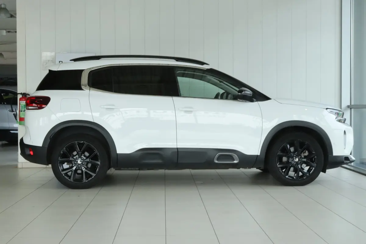 1.6 Plug-in Hybrid Shine | Adapt. Cruise | Stoelverwarming | Elektr. klep | Keyless | Navi | Camera | Carplay | Elekt. stoel |