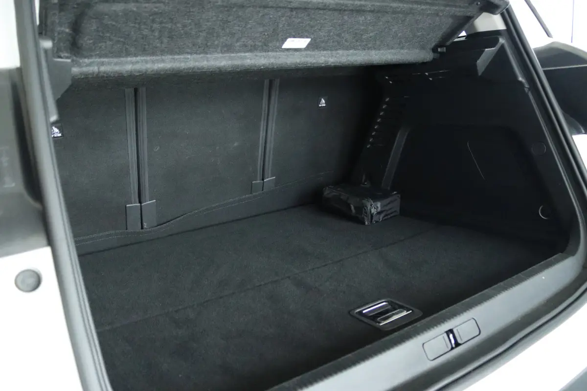 1.6 Plug-in Hybrid Shine | Adapt. Cruise | Stoelverwarming | Elektr. klep | Keyless | Navi | Camera | Carplay | Elekt. stoel |