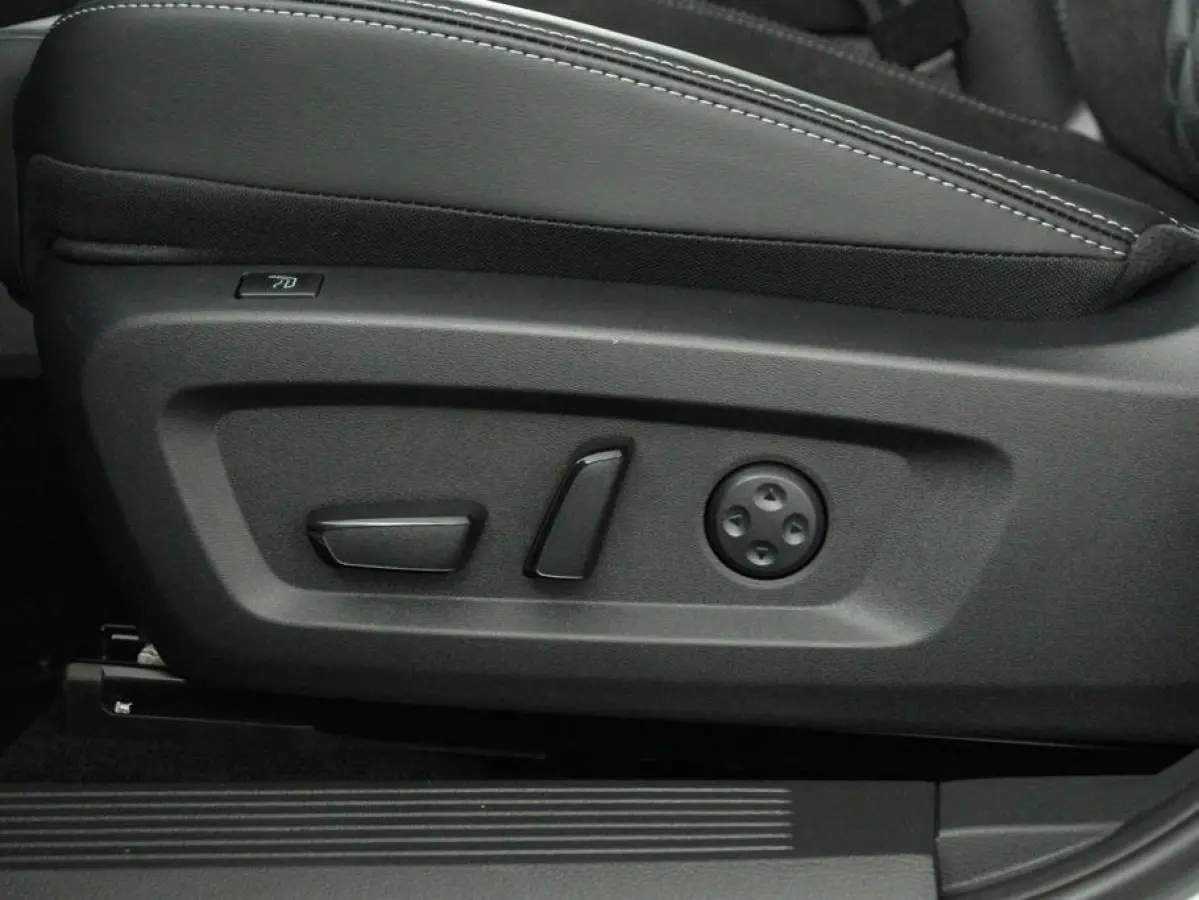 1.3 MHEV Xtronic Tekna Plus | Trekhaak | Panoramadak | Lederen Bekl. | BOSE Audio | Head-Up |