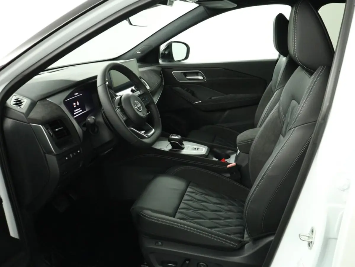1.3 MHEV Xtronic Tekna Plus | Trekhaak | Panoramadak | Lederen Bekl. | BOSE Audio | Head-Up |
