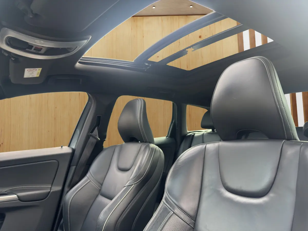 T5 R-Design | Dealer Onderhouden | Stoelverwarming | Standkachel  |  Panoramadak | Parkeersensoren V+A | Parkeercamera |