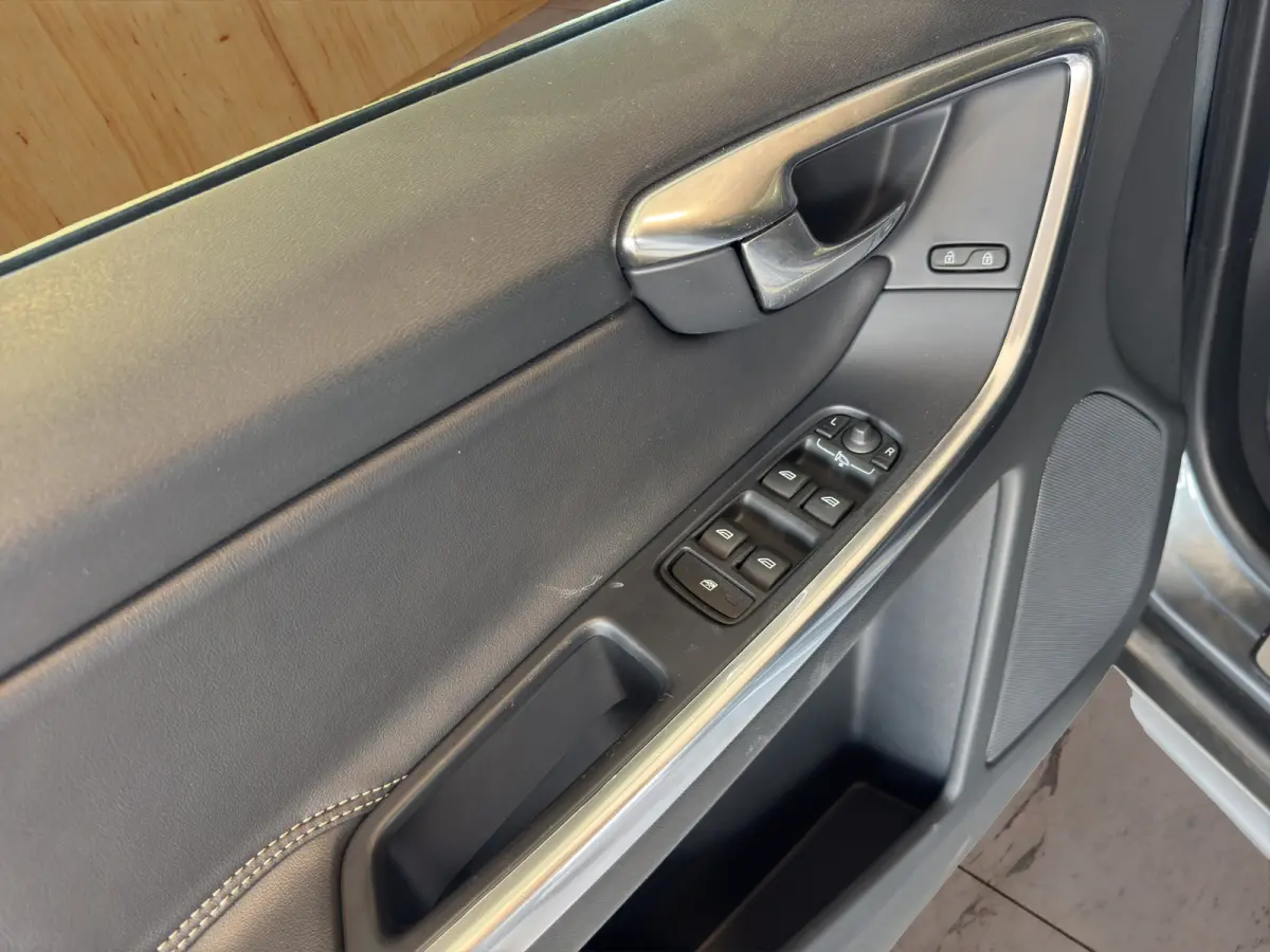T5 R-Design | Dealer Onderhouden | Stoelverwarming | Standkachel  |  Panoramadak | Parkeersensoren V+A | Parkeercamera |