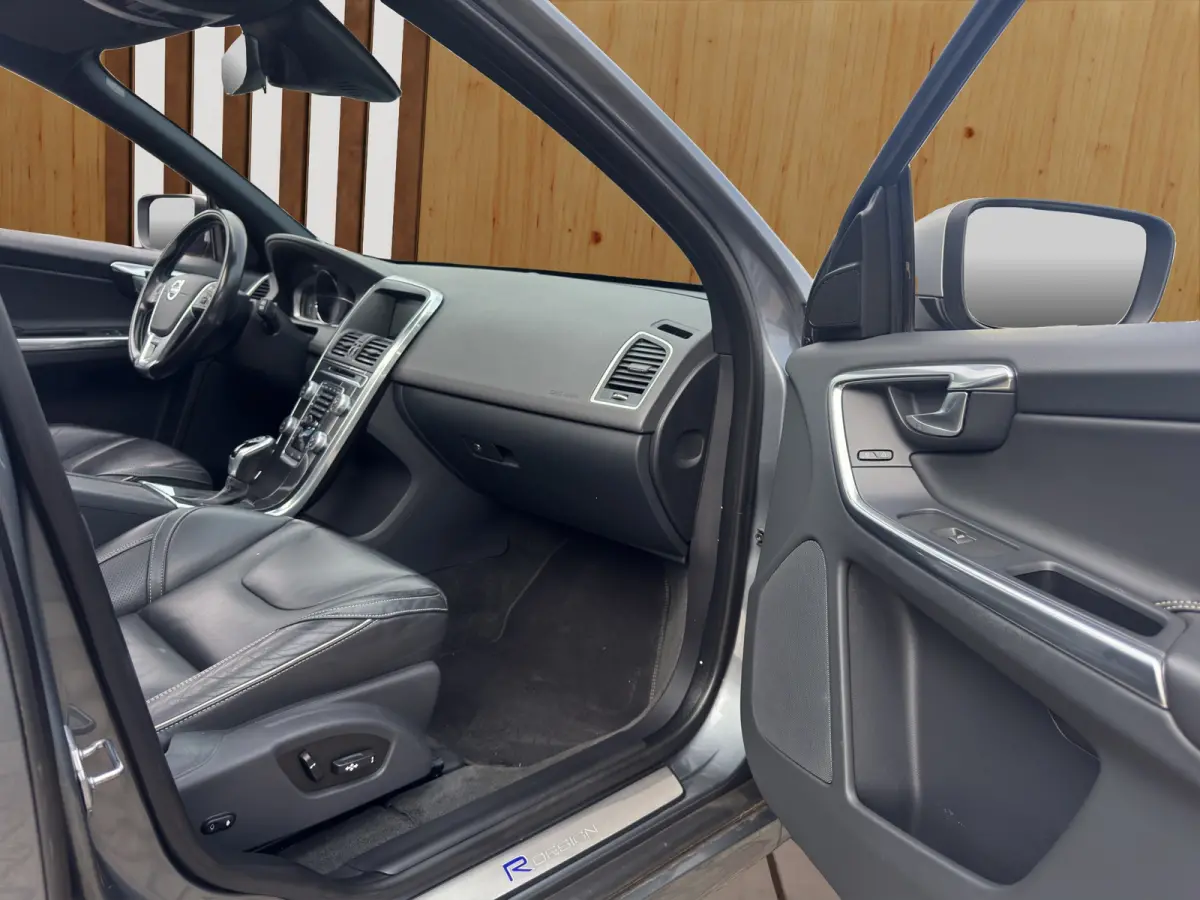 T5 R-Design | Dealer Onderhouden | Stoelverwarming | Standkachel  |  Panoramadak | Parkeersensoren V+A | Parkeercamera |