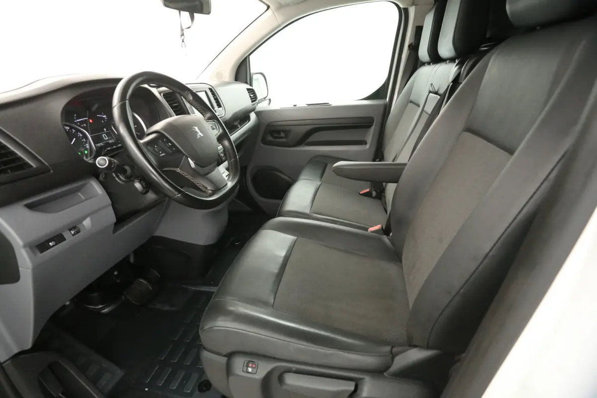 2.0 BlueHDI L3H1 | Aut. | Clima | Cruise | Camera | 3 Zits | Carplay | 2xSchuifdeur | Parkeersens.