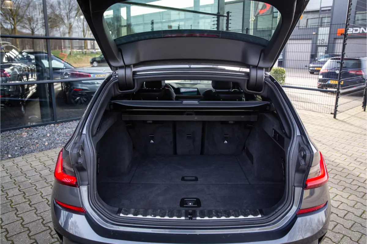 330i High Executive M-Sport , Panoramadak, Adap. cruise, Shadowline