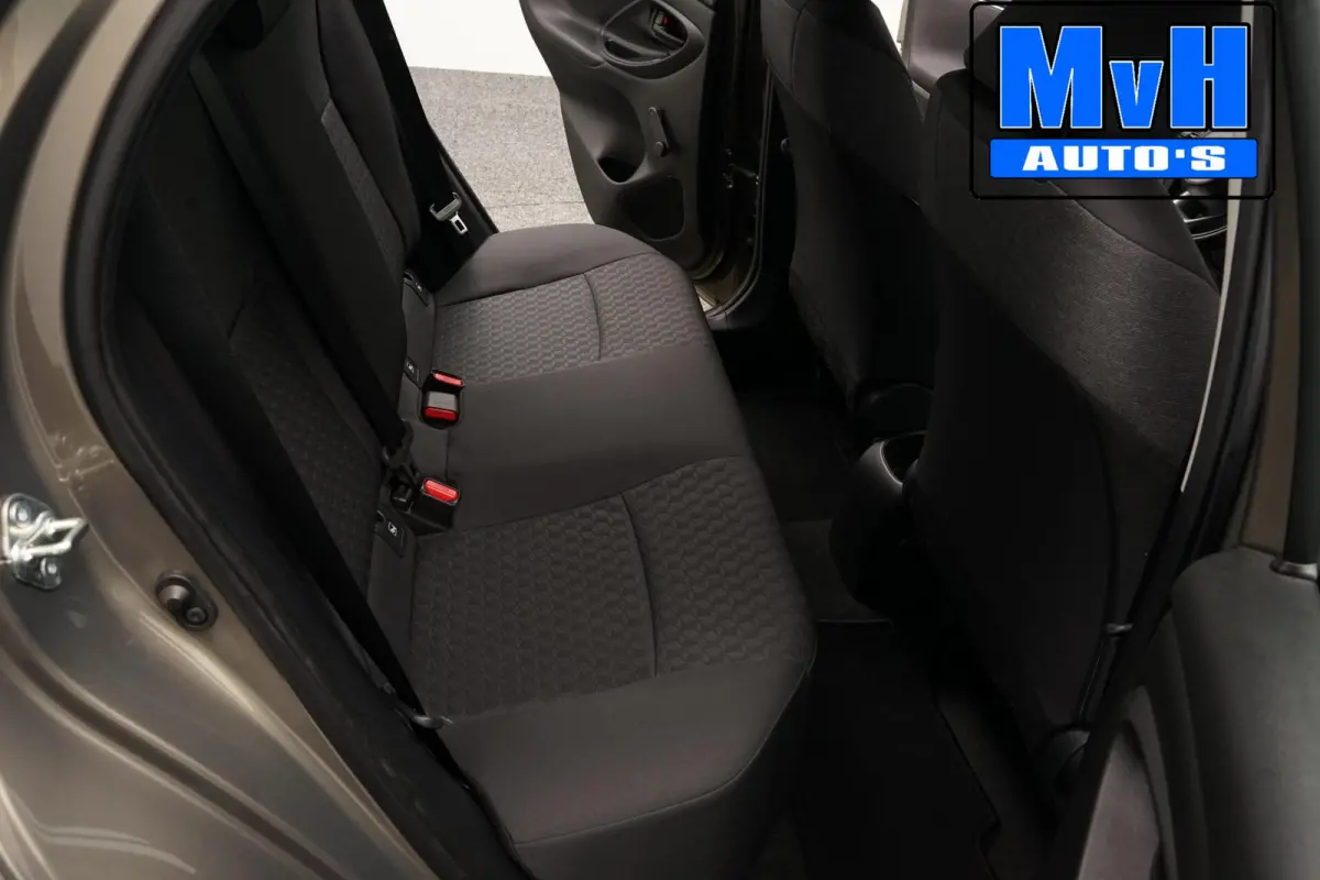 1.5 VVT-i Active|CAMERA|ADAP.CRUISE|CARPLAY|NAP