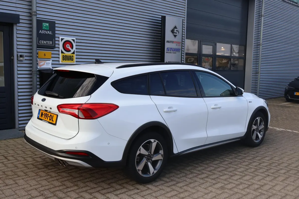 1.0 Active Business 1e Eigenaar | Volledig Onderh | NAP | BTW | Camera | Af Trekhaak | Winterpakket | Navi | Ad Cruise | Carplay | Bots | Full Led | Keyless | Start/Stop | Hill-Hold