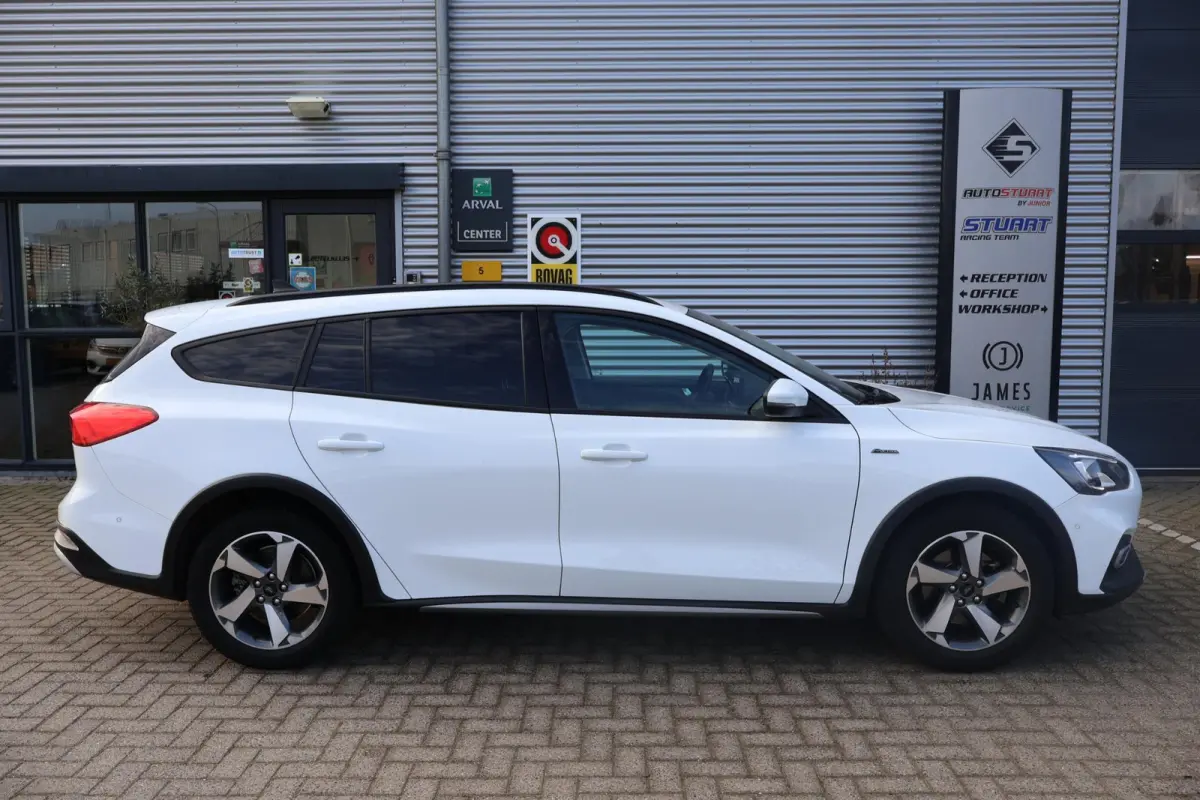 1.0 Active Business 1e Eigenaar | Volledig Onderh | NAP | BTW | Camera | Af Trekhaak | Winterpakket | Navi | Ad Cruise | Carplay | Bots | Full Led | Keyless | Start/Stop | Hill-Hold