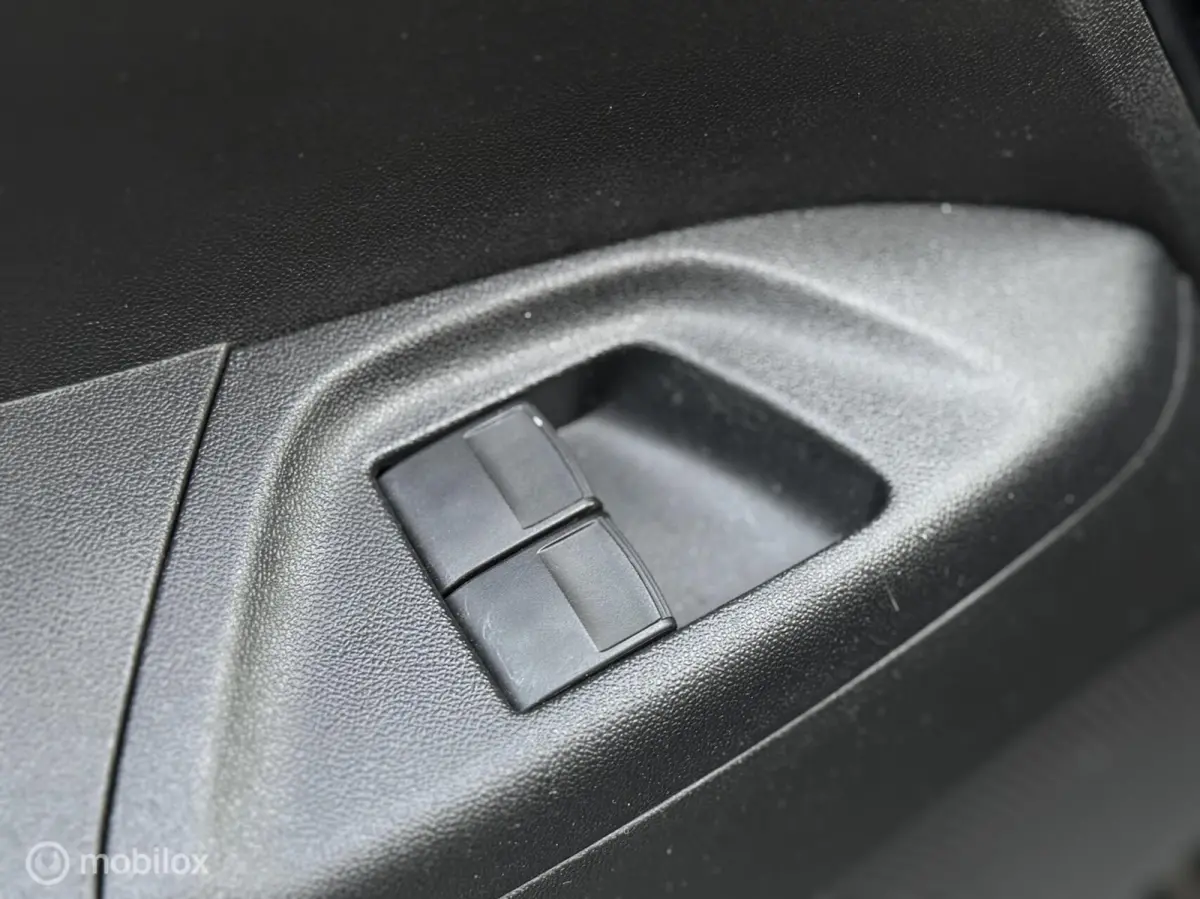 1.0 e-VTi Active, AUTOMAAT, NAP, A/C, Bluetooth