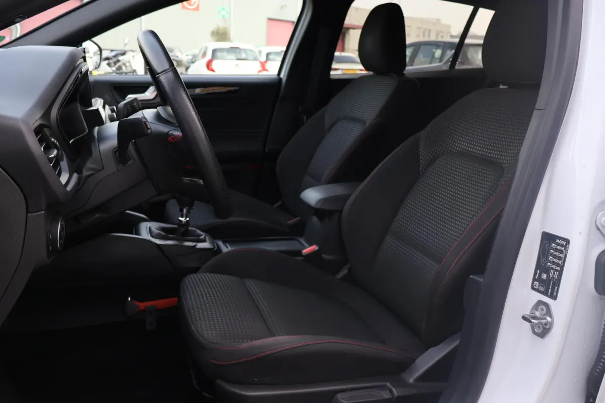 1.0 ST Line Business 1e Eigenaar | Volledig Onderh | NAP | BTW | Winterpack | Camera | Navi | Carplay | DAB | LED | Cruise | Keyless | PDC | Bots | Start/Stop