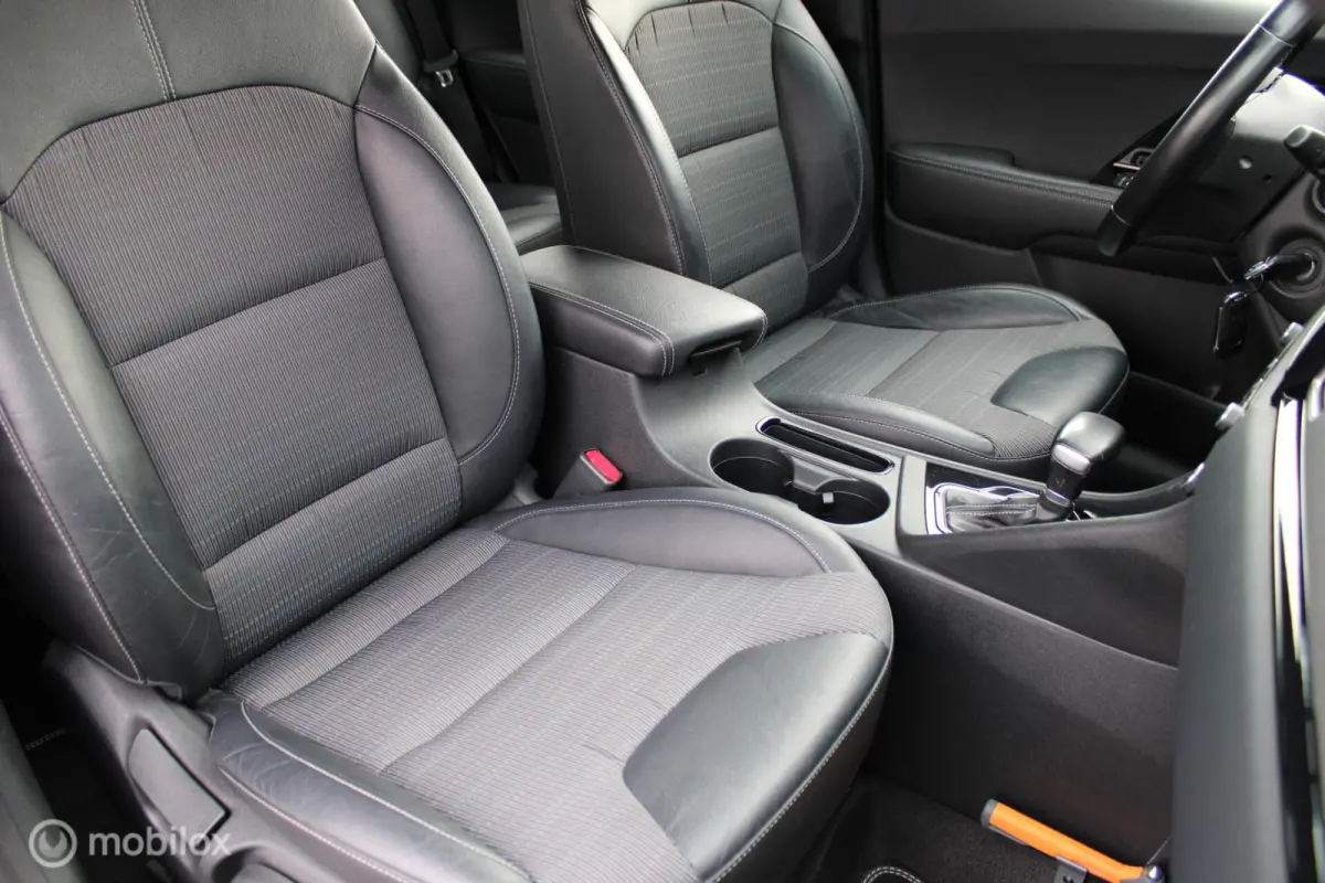 1.6 GDi Hybrid DynamicLine, Trekhaak, Navi, App connect, Cruise, Clima, Pdc voor + achter + camera,
