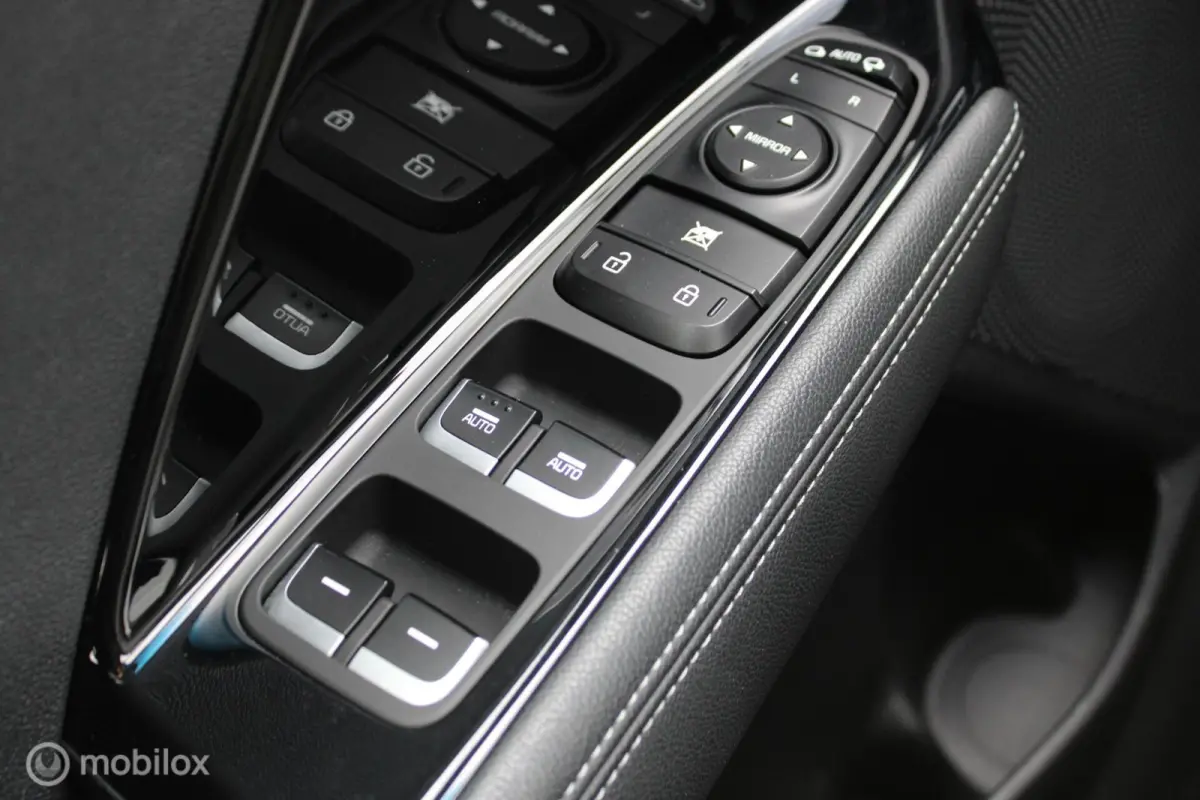 1.6 GDi Hybrid DynamicLine, Trekhaak, Navi, App connect, Cruise, Clima, Pdc voor + achter + camera,
