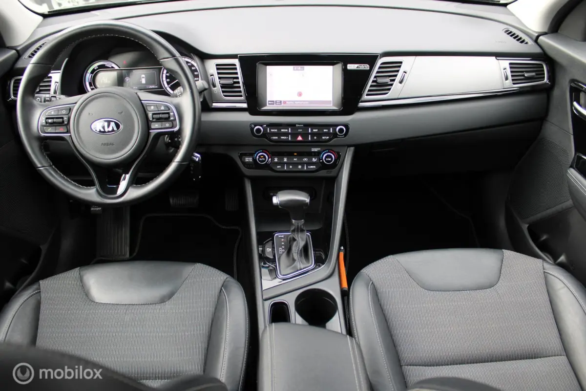 1.6 GDi Hybrid DynamicLine, Trekhaak, Navi, App connect, Cruise, Clima, Pdc voor + achter + camera,