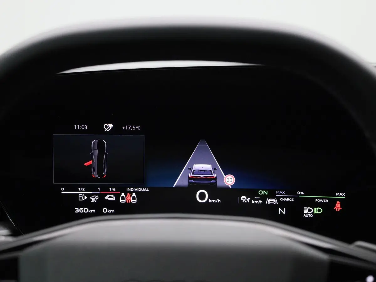 Avant 2.0 quattro S edition Competition l Adaptive cruise control l 360 graden camera l Panorama-glasdak l Stoelverwarming l Stoelen voor, elekt. verstelb. l Parkeersensoren l MMI bijrijders