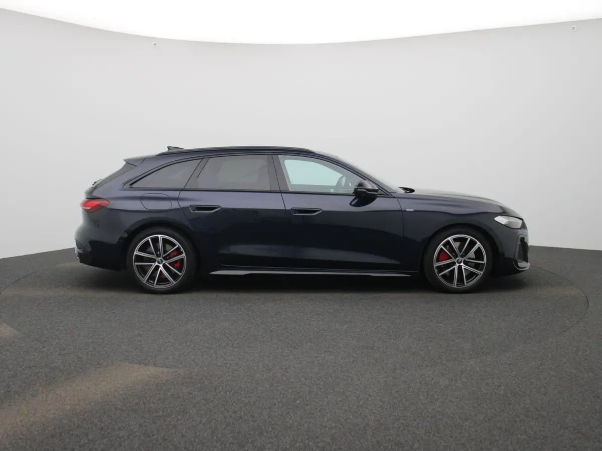 Avant 2.0 quattro S edition Competition l Adaptive cruise control l 360 graden camera l Panorama-glasdak l Stoelverwarming l Stoelen voor, elekt. verstelb. l Parkeersensoren l MMI bijrijders
