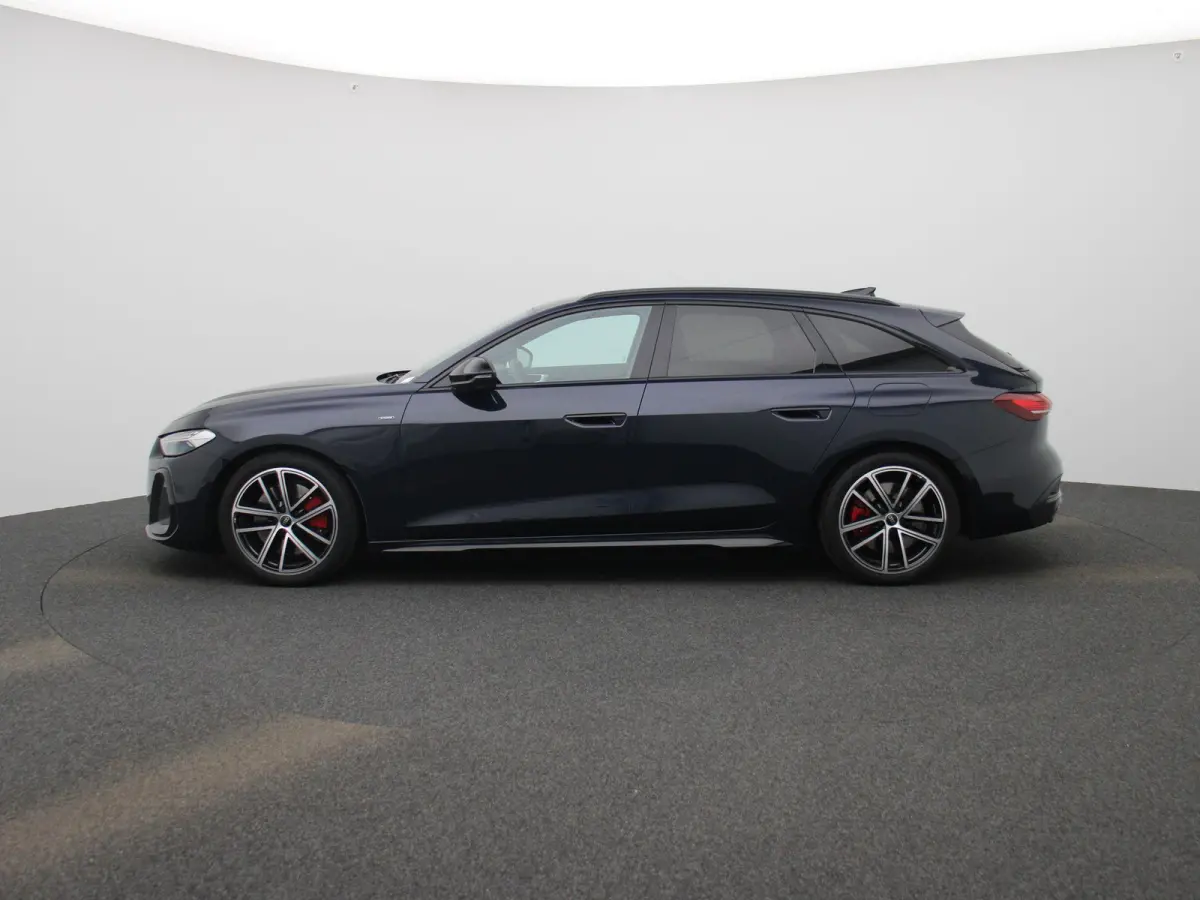 Avant 2.0 quattro S edition Competition l Adaptive cruise control l 360 graden camera l Panorama-glasdak l Stoelverwarming l Stoelen voor, elekt. verstelb. l Parkeersensoren l MMI bijrijders