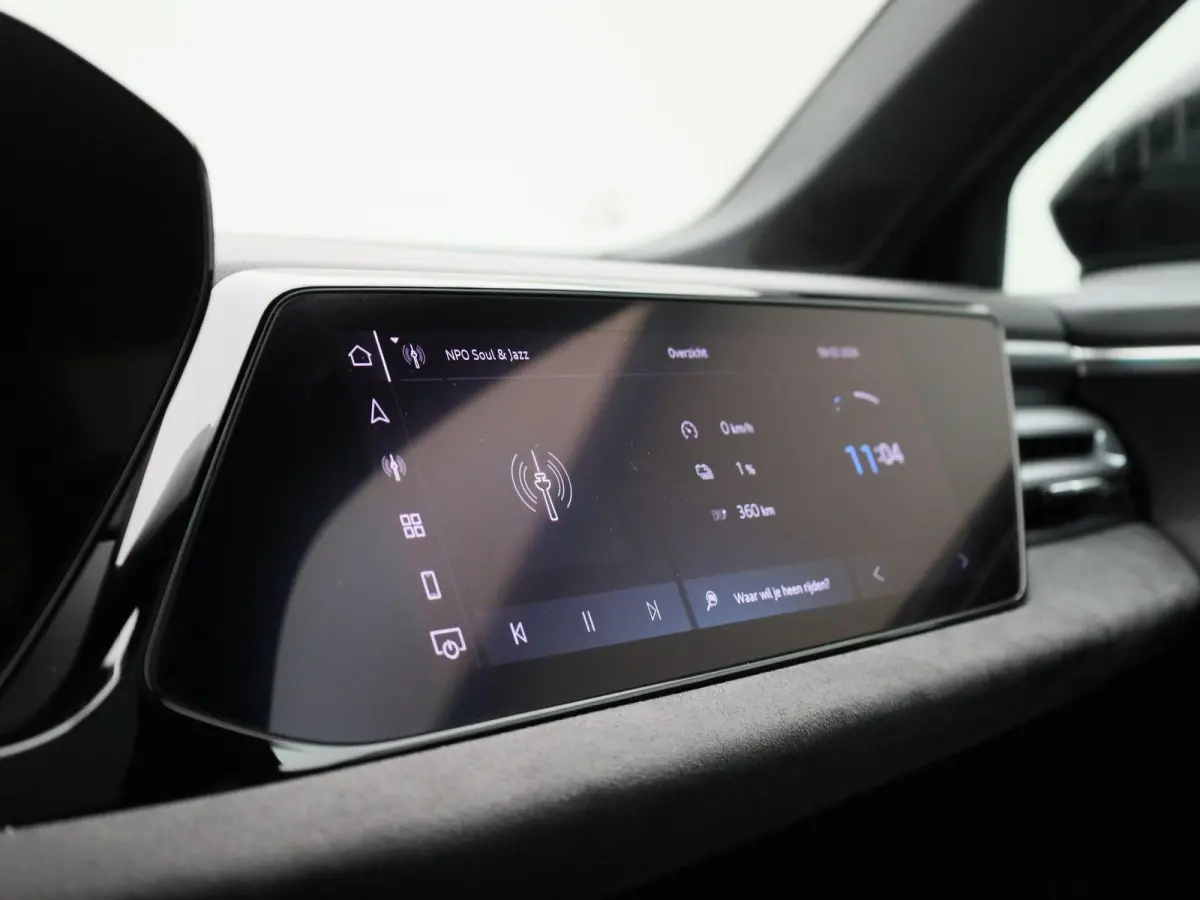 Avant 2.0 quattro S edition Competition l Adaptive cruise control l 360 graden camera l Panorama-glasdak l Stoelverwarming l Stoelen voor, elekt. verstelb. l Parkeersensoren l MMI bijrijders