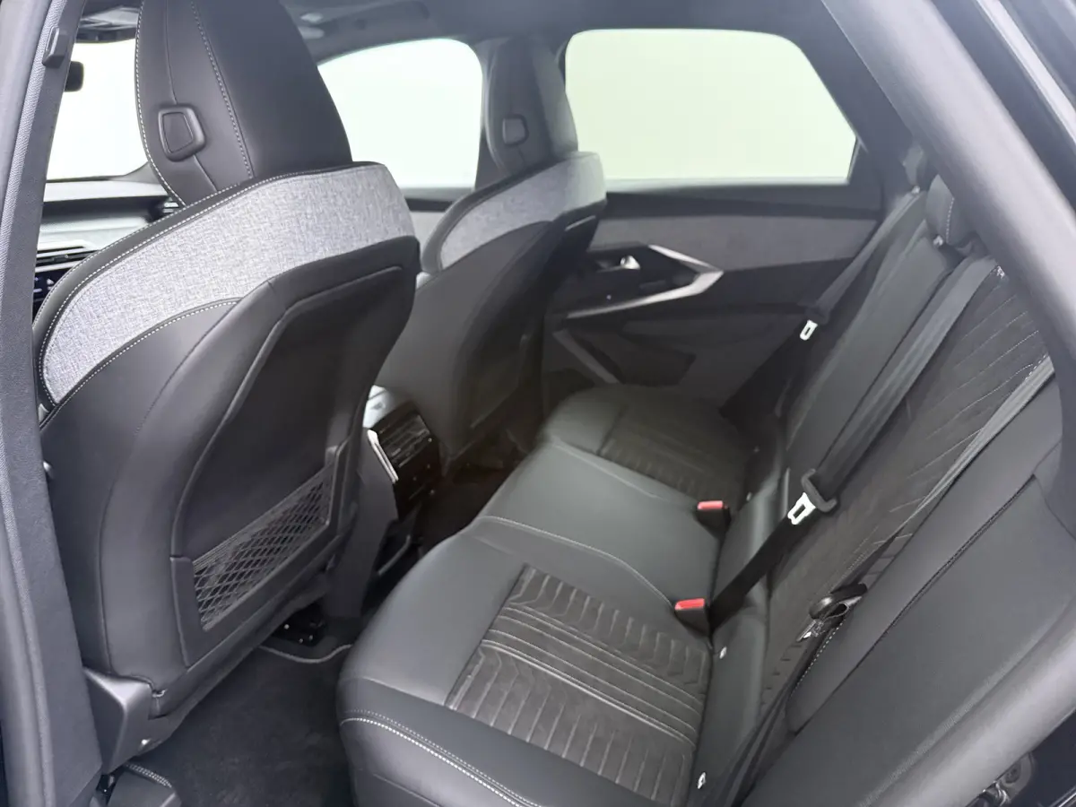 | Voorraad Voordeel tot € 9.850,- | Launch Edition 325 Dual Motor 73 kWh | Apple Carplay/Android Auto|telefoonintegratie premium | Cruise control adaptief met Stop&Go | Ergonomische voorst