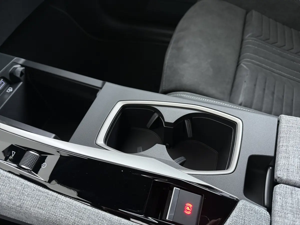 | Voorraad Voordeel tot € 9.850,- | Launch Edition 325 Dual Motor 73 kWh | Apple Carplay/Android Auto|telefoonintegratie premium | Cruise control adaptief met Stop&Go | Ergonomische voorst