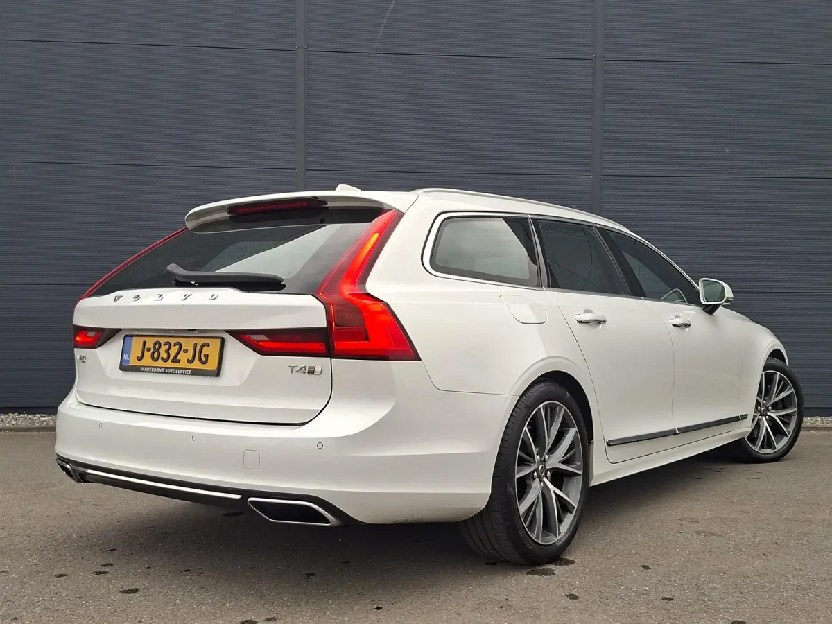 2.0 T4 Inscription Plus | NL auto | Pano | Trekhaak | Adaptive Cruise | Polestar