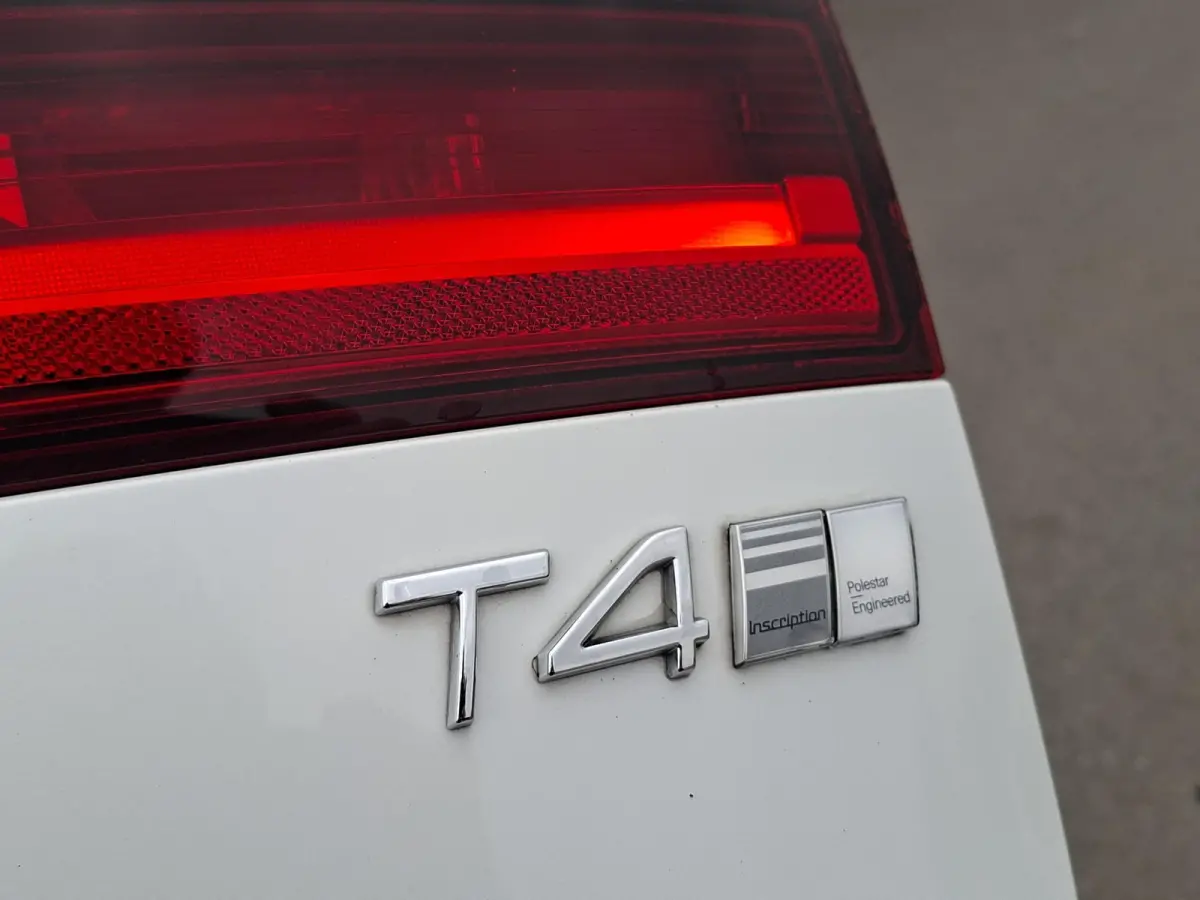 2.0 T4 Inscription Plus | NL auto | Pano | Trekhaak | Adaptive Cruise | Polestar