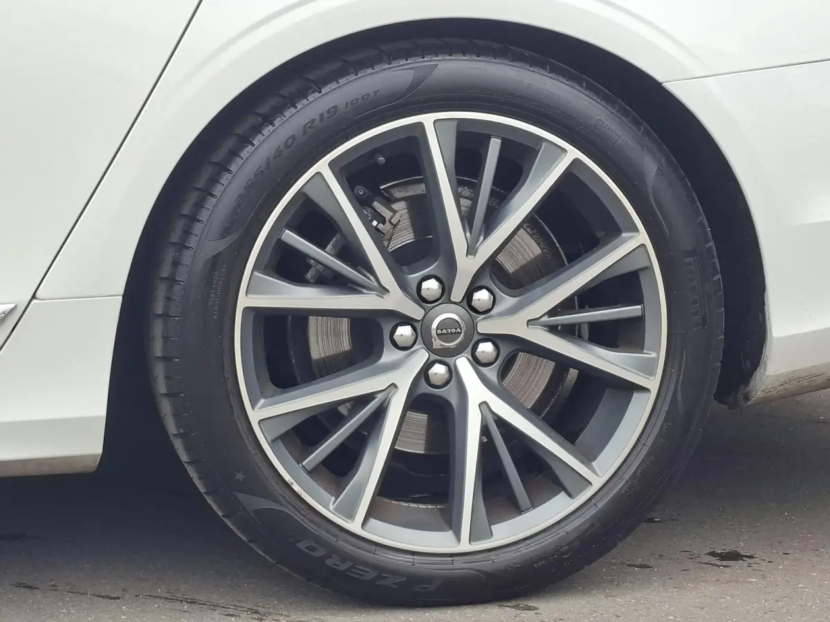 2.0 T4 Inscription Plus | NL auto | Pano | Trekhaak | Adaptive Cruise | Polestar